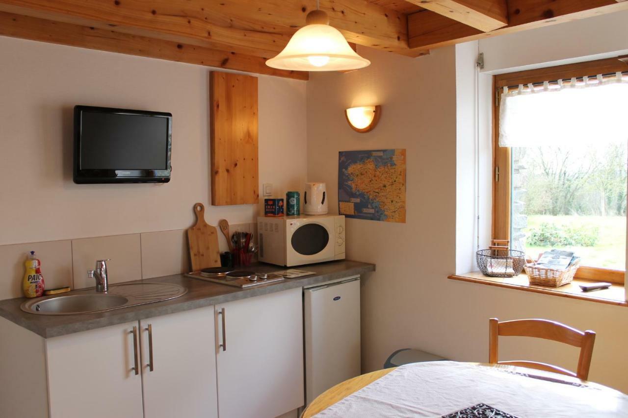 La Touche D'En Bas Hotel Plouguenast Eksteriør billede